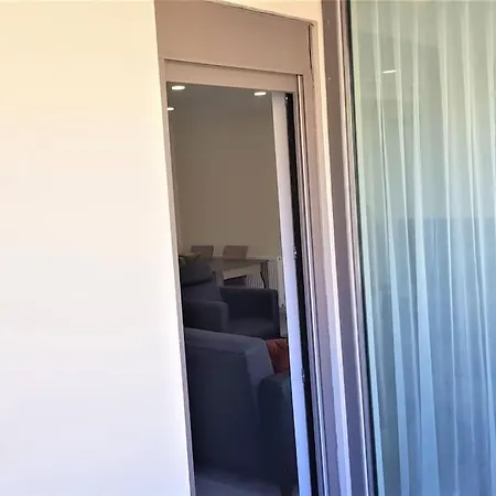 10 Location, Close To Beaches And Anywhere Appartement *
