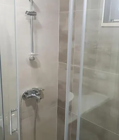 10 Location, Close To Beaches And Anywhere דירה *